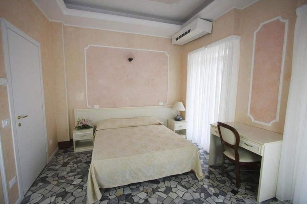 Maria Grazia Apartahotel